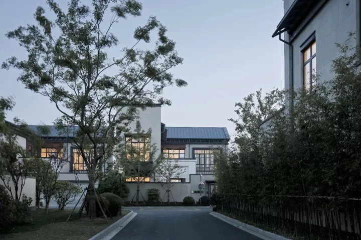 内侧修建单体的院落普遍安顿于修建和蹊径之间以；；；に矫苄