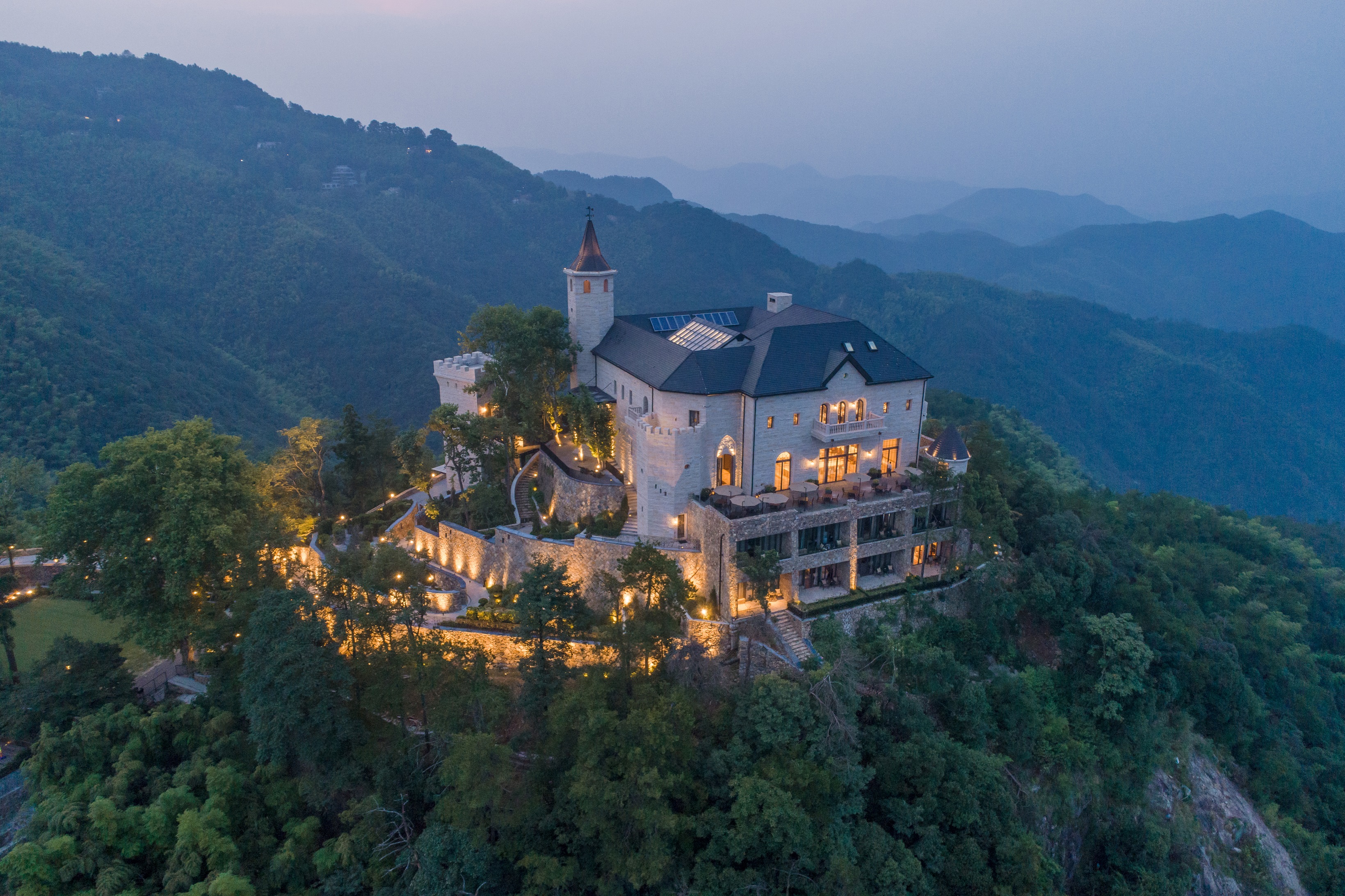 银娱优越会修建金奖项目，，，，德清裸心堡度假旅馆项目