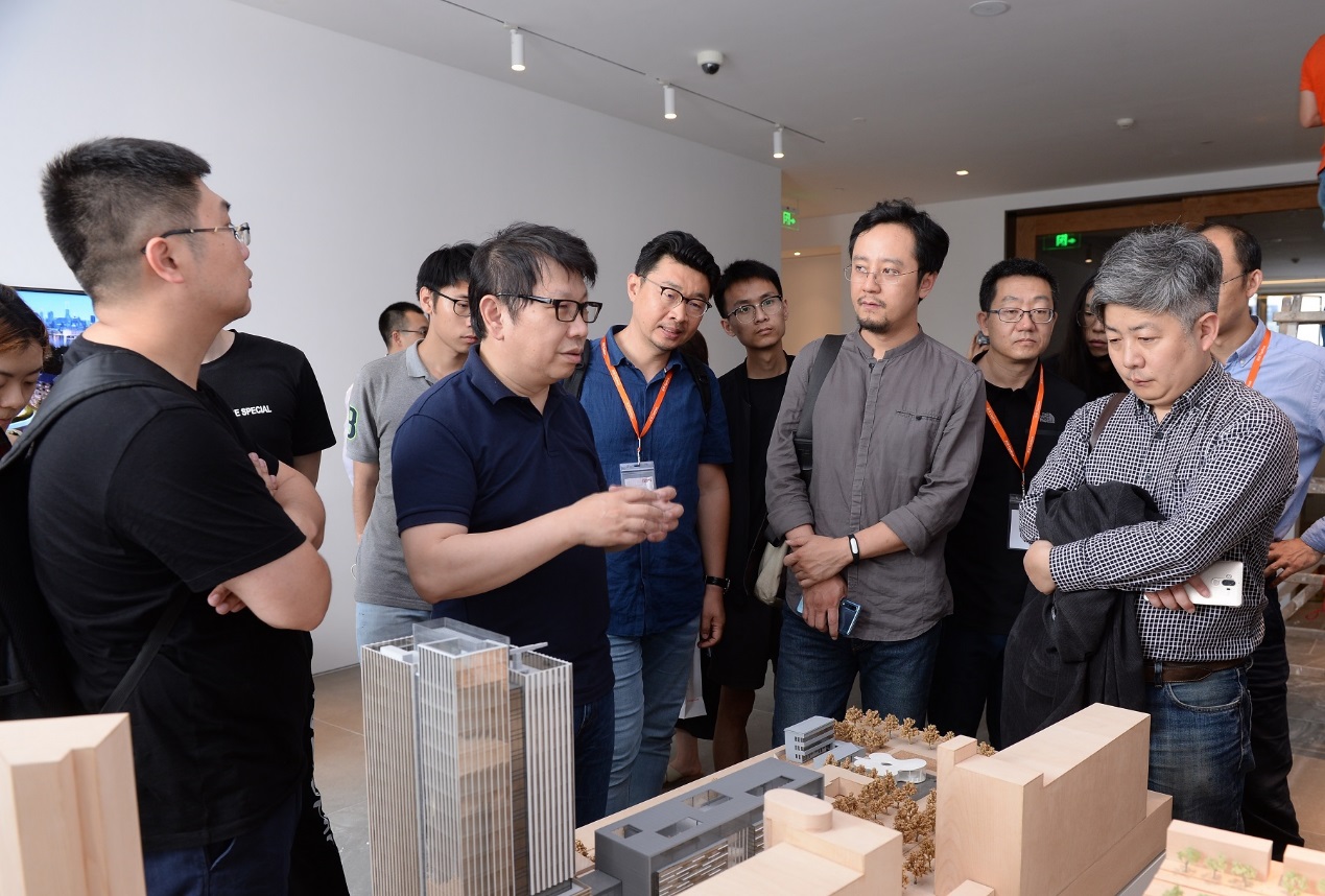 来访联合结业设计高校师生旅行银娱优越会办公空间